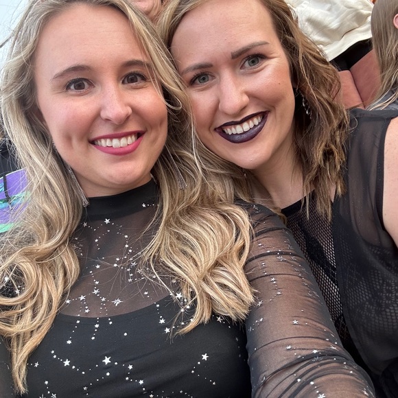 Meet your Posher, Emily - Picture 1 of 1